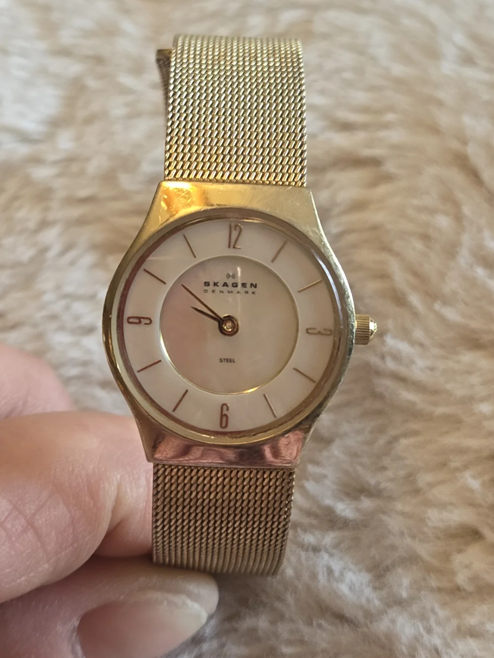 Vintage Skage Gold Mesh Band Ladies Watch W/ Mother Of Pearl Dial(needs battery)